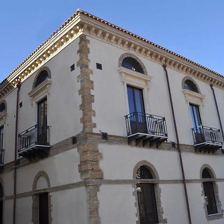 Hotel Palazzo Fortunato Sant'Agata di Militello Luaran gambar