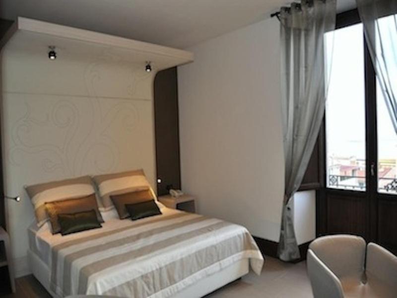 Hotel Palazzo Fortunato Sant'Agata di Militello Bilik gambar